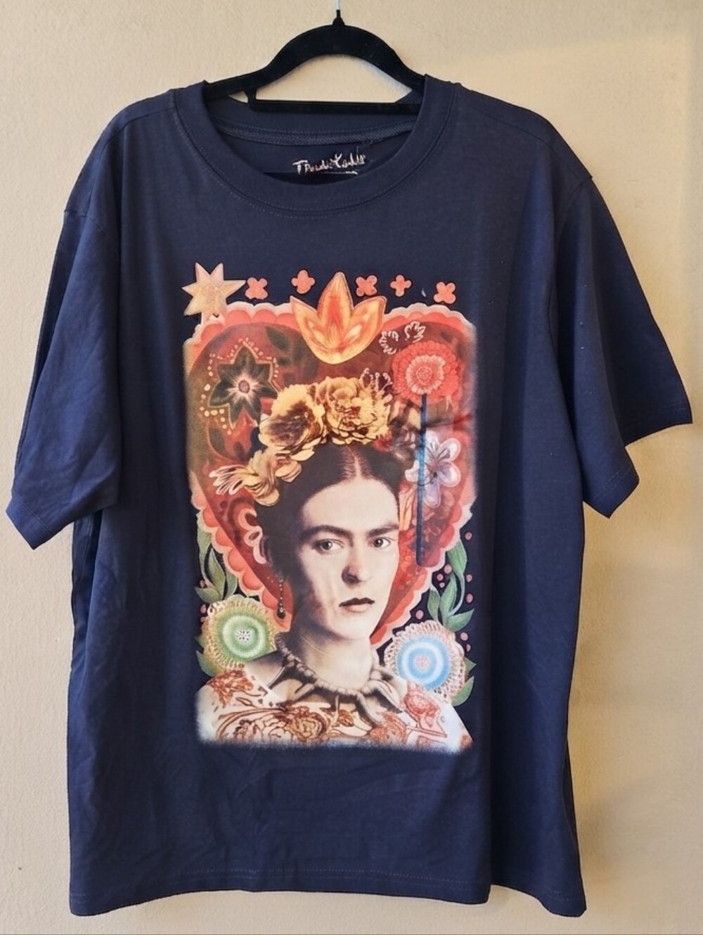 Frida Kahlo Graphic Tee in Navy Sz L NWT Navy Floral Artist Artsy T-shirt